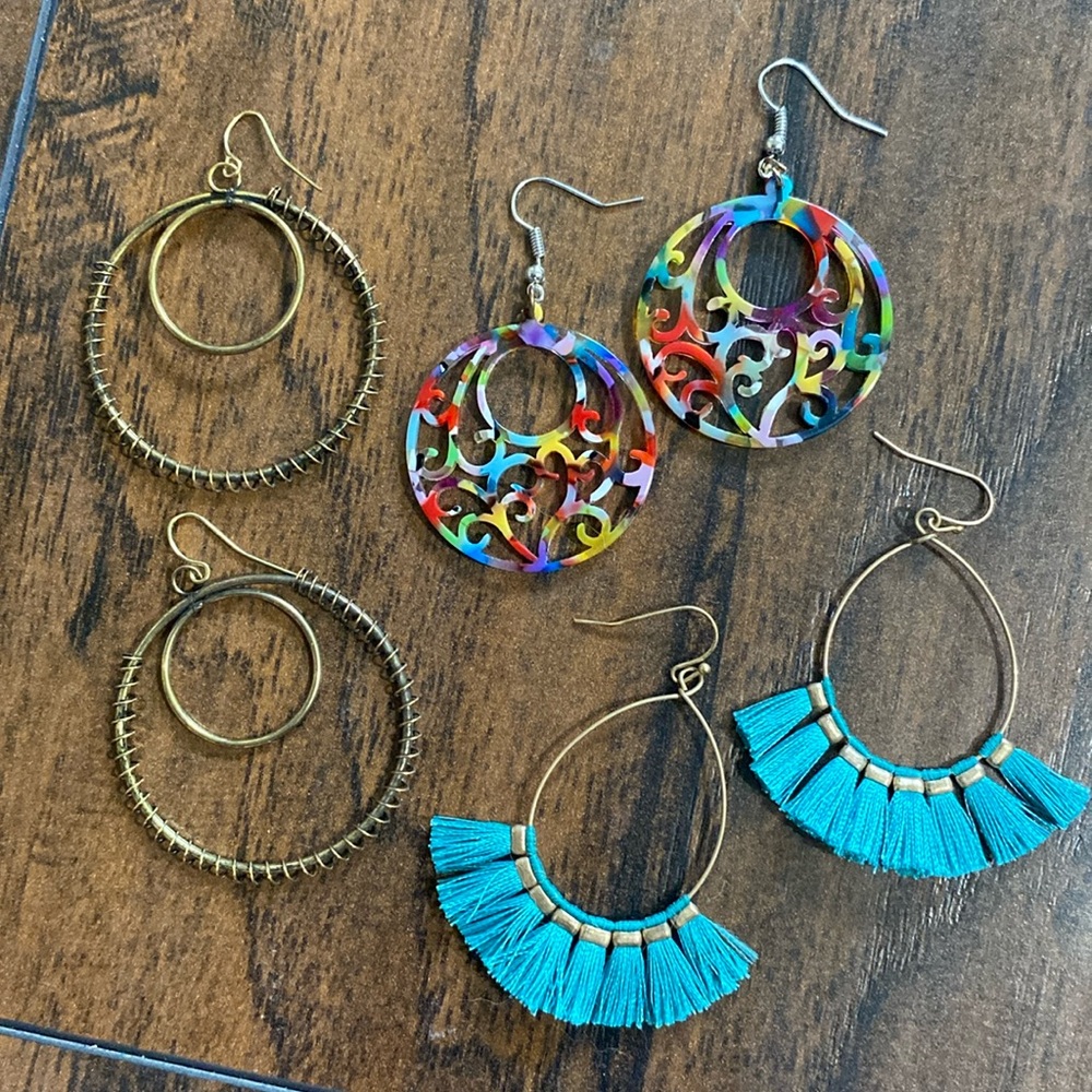 Dangly hoop set